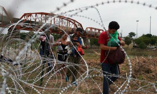 Illegal immigrants texas 700x420